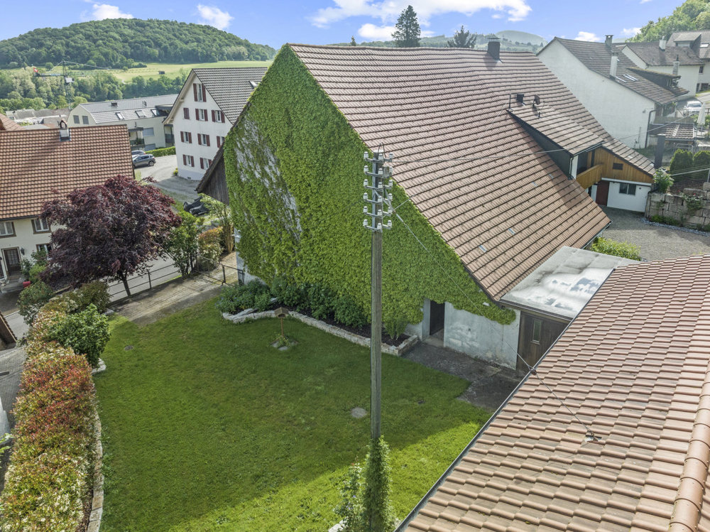 Maison 7 pièces à acheter à Eiken - image 1/4