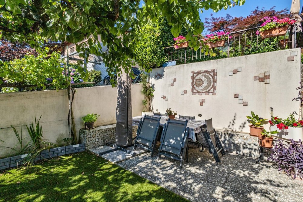 7 rooms House to buy in Taverne - image 1/10