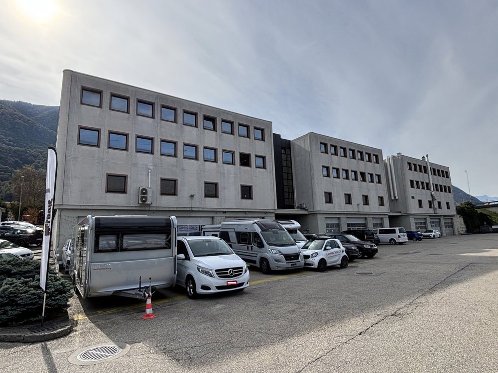 Ufficio & Commercio di 3 locali in affitto a Cadenazzo - immagine 1/6