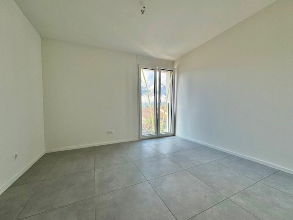 Casa di 4 locali in vendita a Cugnasco - immagine 1/13