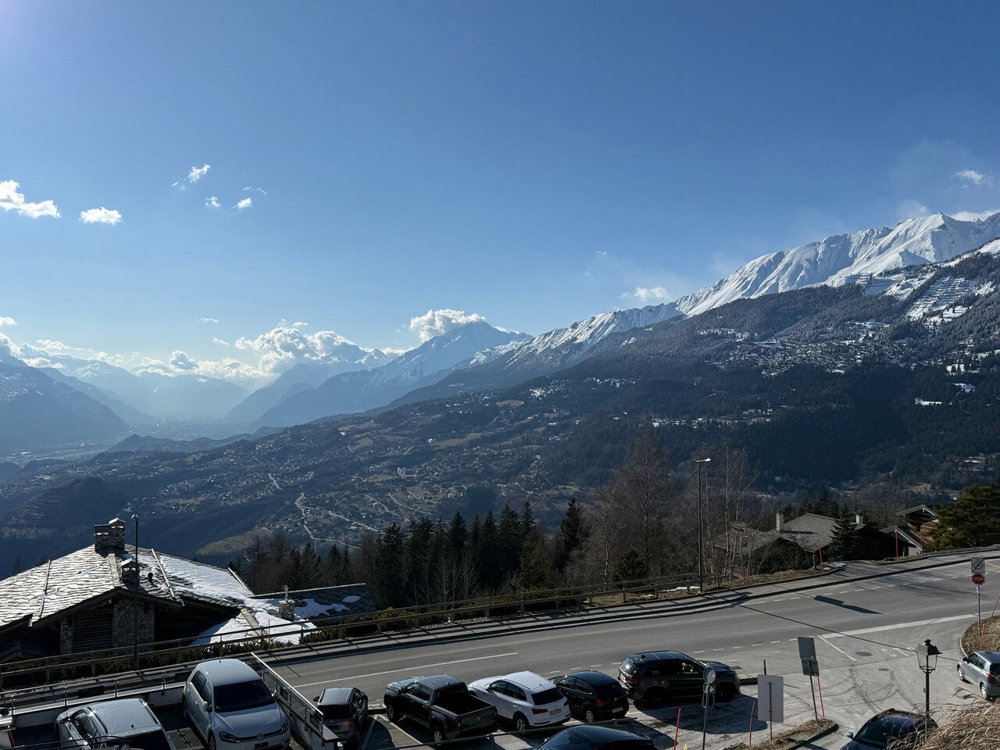 Casa di 5 locali in vendita a Crans-Montana - immagine 1/4