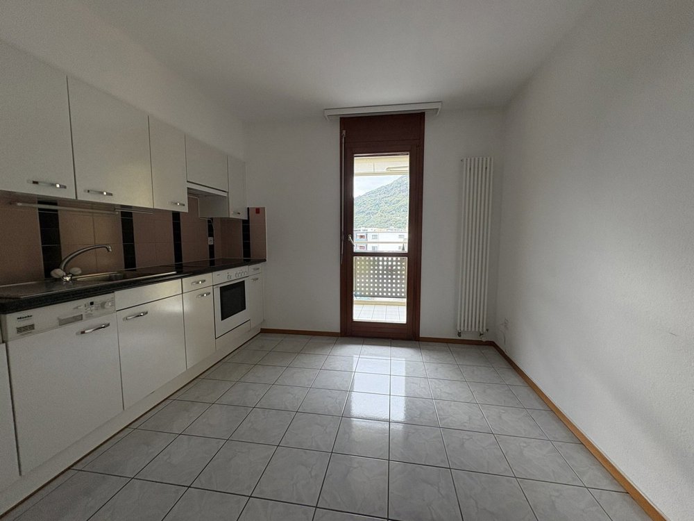 2 rooms Apartment for rent in Sementina - image 1/11