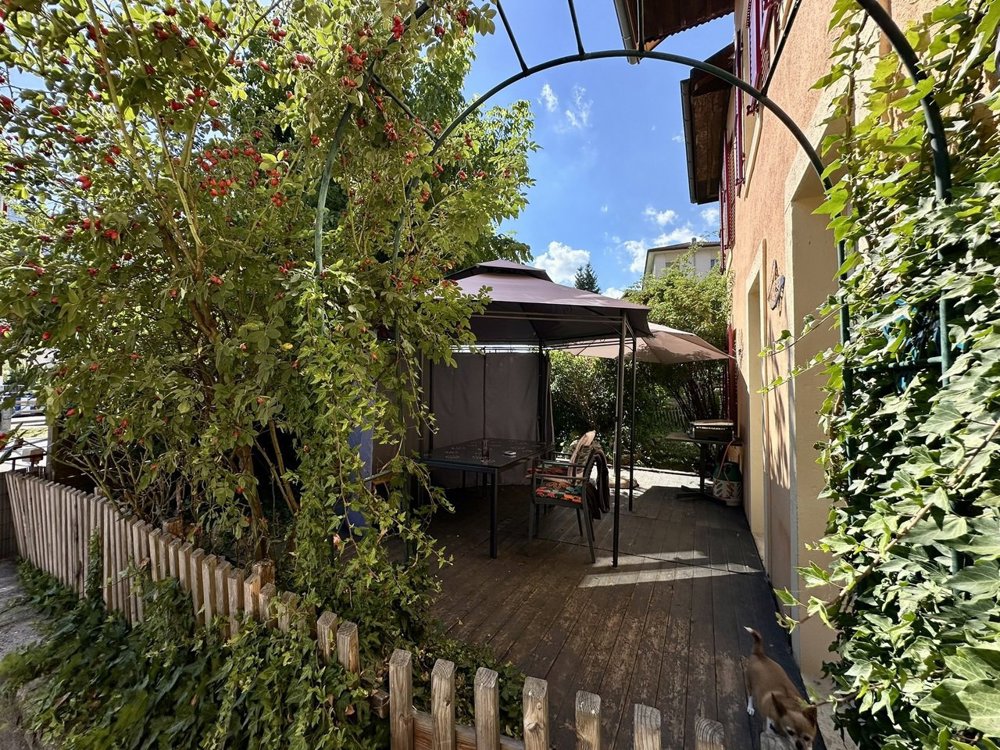 10 rooms House to buy in Malleray - image 1/13