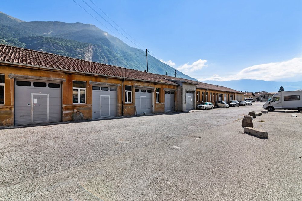 null rooms Office & Commercial for rent in Vernayaz - image 1/5