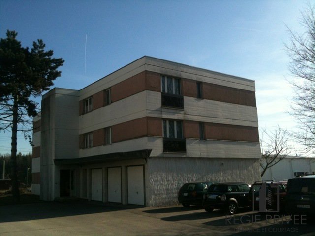 null rooms Car park, garage for rent in Bussigny - image 1/2