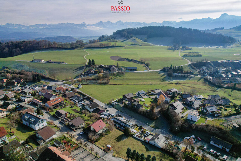Casa di 7 locali in vendita a Riggisberg - immagine 1/13