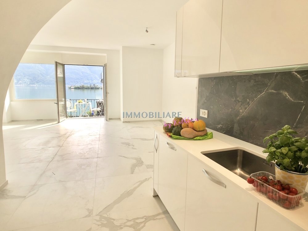 Appartamento di 2 locali in vendita a Porto Ronco - immagine 1/13