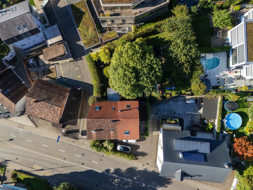 10 rooms House to buy in Oberwil BL - image 1/12