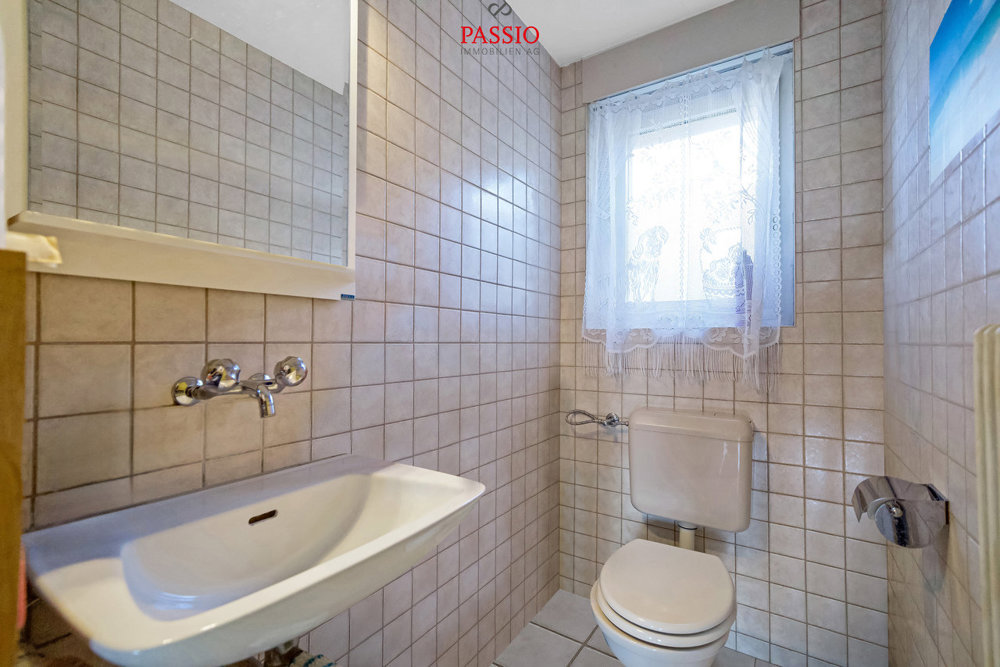 Casa di 10 locali in vendita a Melchnau - immagine 1/13