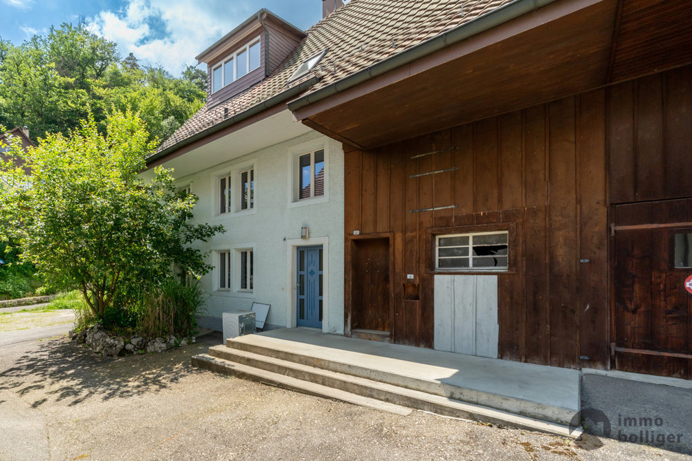 Casa di 8 locali in vendita a Oberbuchsiten - immagine 1/13
