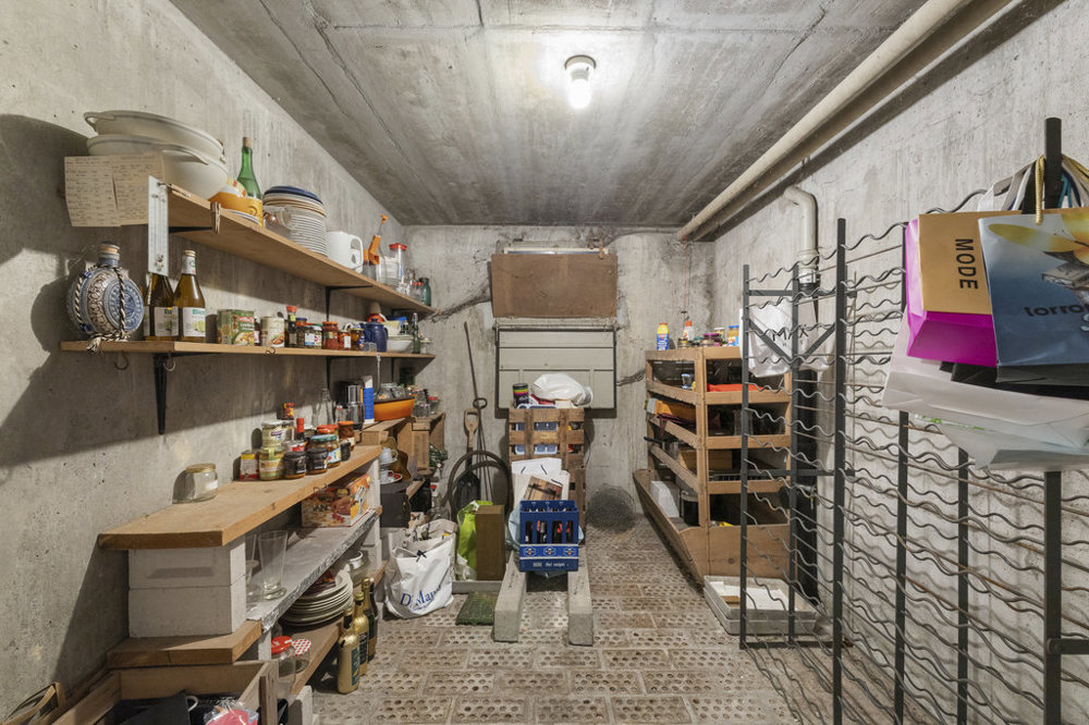 6 rooms House to buy in Binningen - image 1/13