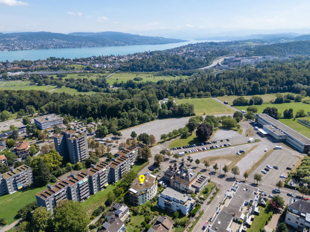 4 rooms Apartment to buy in Zürich - image 1/12