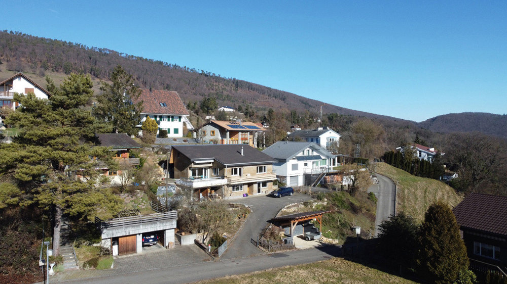 5 rooms House to buy in Blauen - image 1/13