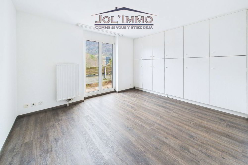 Appartement 6 pièces à acheter à Moutier - image 1/11