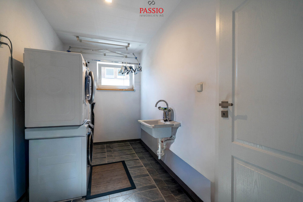 Casa di 8 locali in vendita a Höchstetten - immagine 1/13