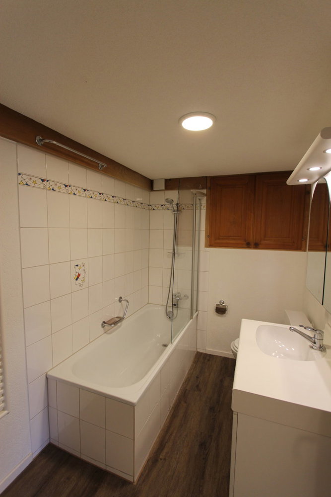 null rooms House to buy in Oberhasli - image 1/13
