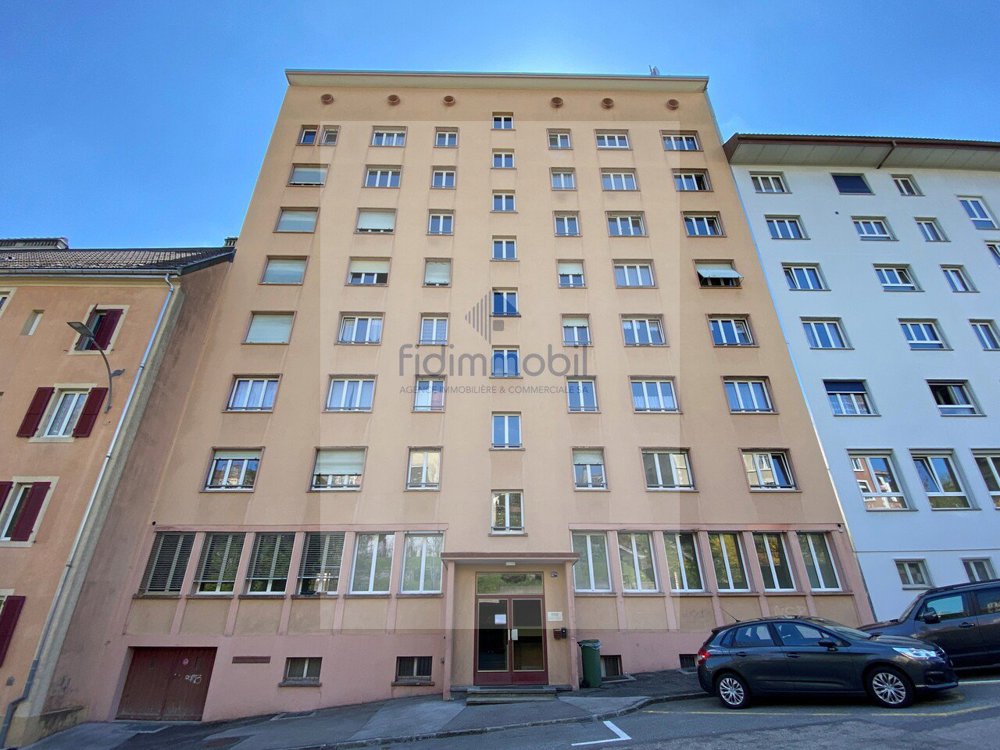Appartamento di 7 locali in affitto a La Chaux-de-Fonds - immagine 1/12