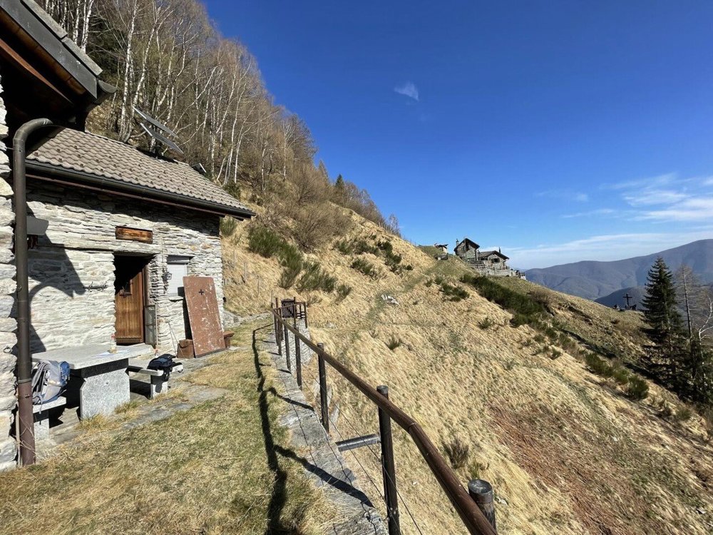 Casa di 4 locali in vendita a Loco - immagine 1/13