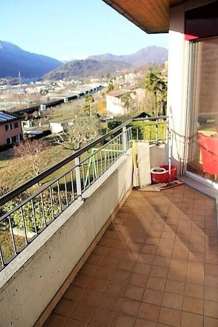 Maison 8 pièces à acheter à Vezia - image 1/13