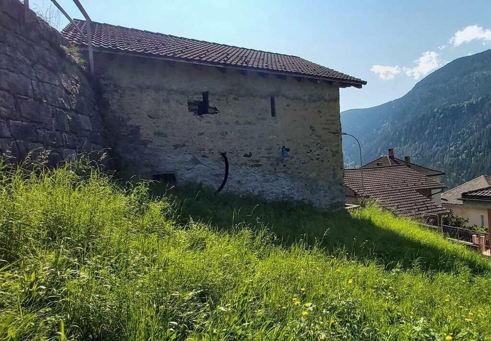 3 rooms House to buy in Mairengo - image 1/13