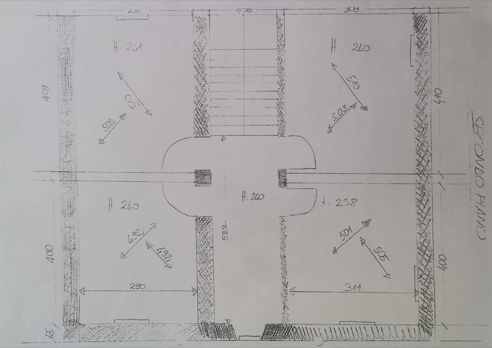Casa di 10 locali in vendita a Colla - immagine 1/13
