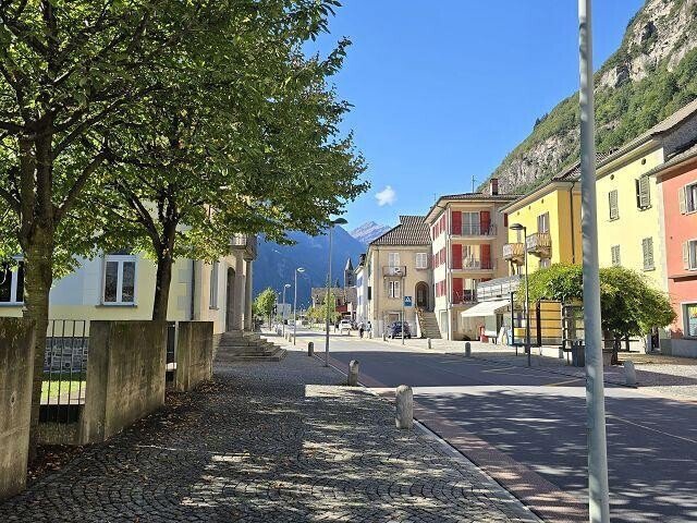 Casa di 6 locali in vendita a Pollegio - immagine 1/13