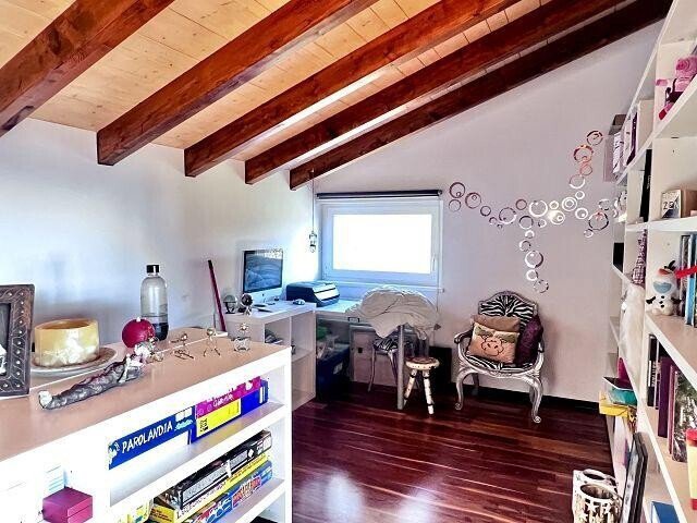 Casa di 5 locali in vendita a Miglieglia - immagine 1/13