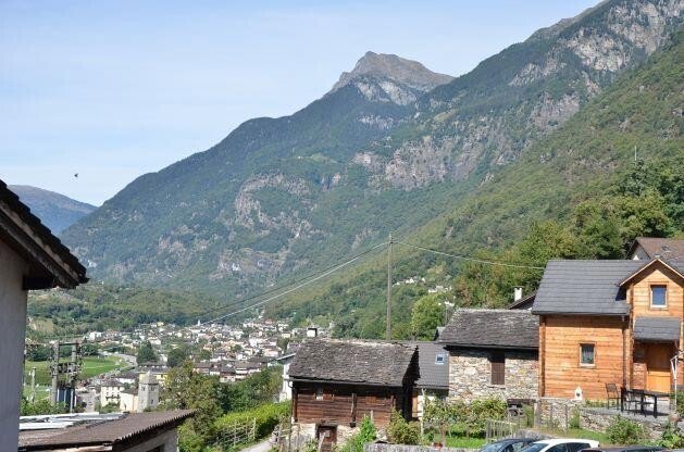 3 rooms House to buy in Malvaglia - image 1/13