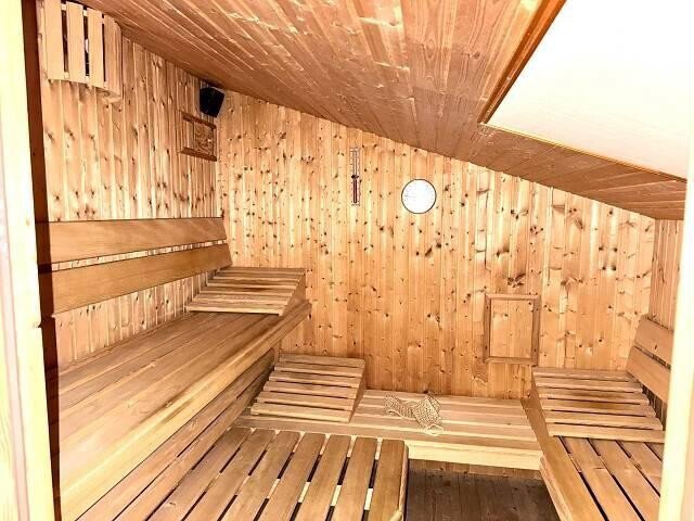 6 rooms House to buy in Cavergno - image 1/13