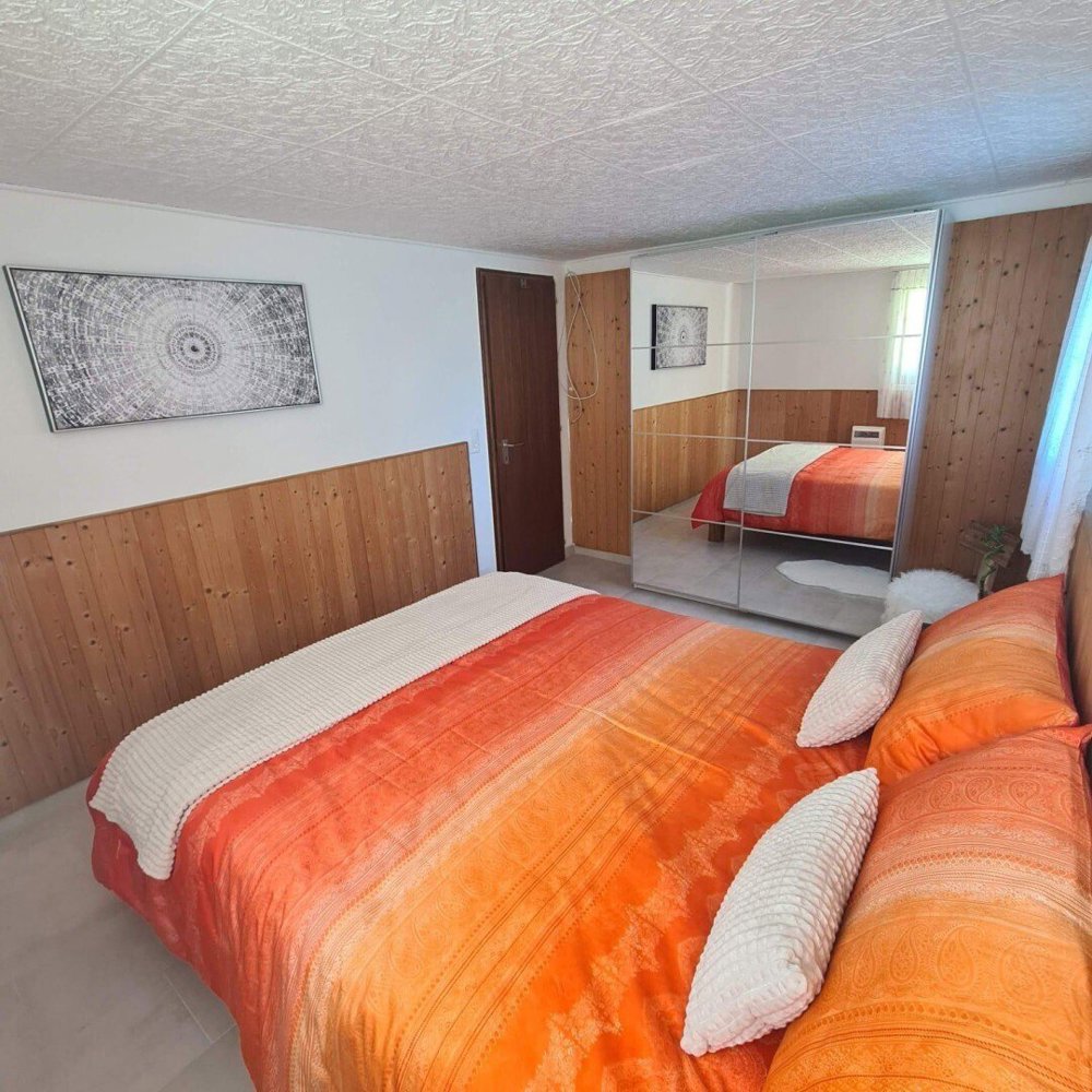 Casa di 6 locali in vendita a Sobrio - immagine 1/13