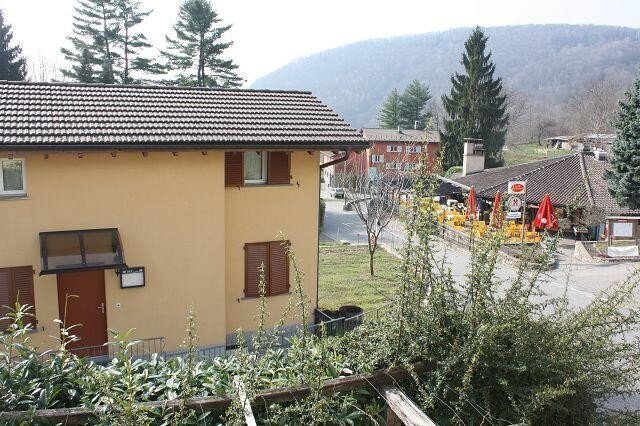 Casa di 4 locali in vendita a Miglieglia - immagine 1/13
