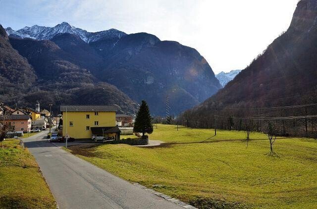 3 rooms House to buy in Cavergno - image 1/13