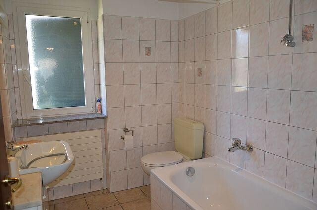 Casa di 6 locali in vendita a Iragna - immagine 1/13
