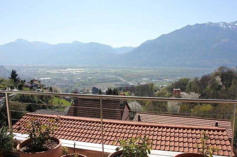 Casa di 5 locali in vendita a Contra - immagine 1/13