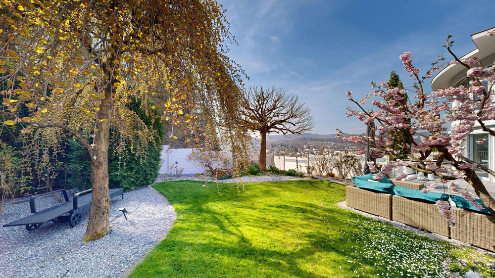 7 rooms House to buy in Liestal - image 1/13
