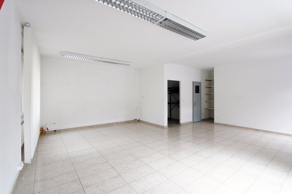 1 rooms Office & Commercial for rent in Visp - image 1/5