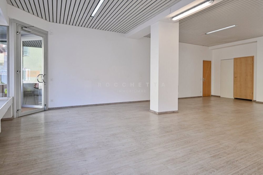 Bureau & Commerce null pièces à acheter à Minusio - image 1/12