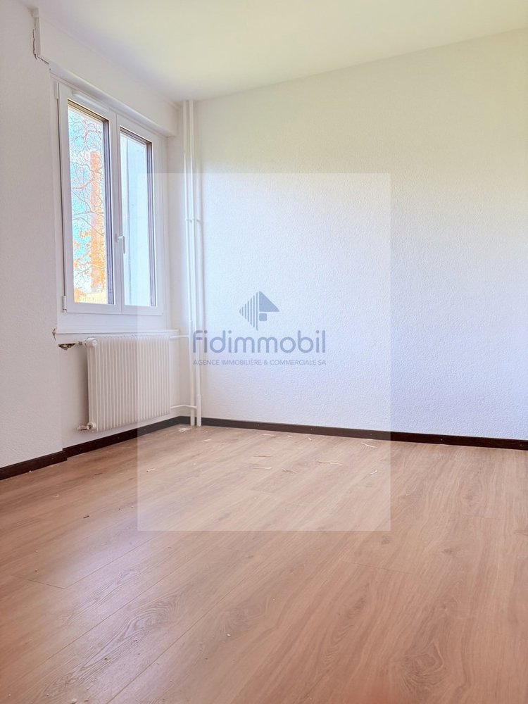 3 rooms Apartment for rent in La Chaux-de-Fonds - image 1/5