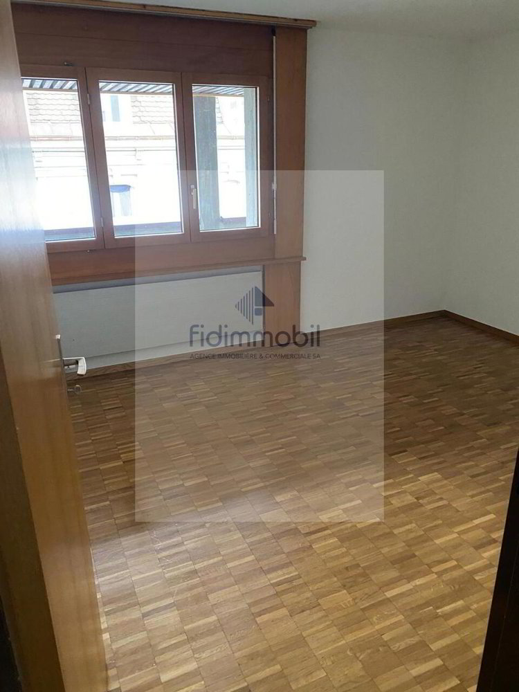 Appartement 3 pièces à louer à Delémont - image 1/8
