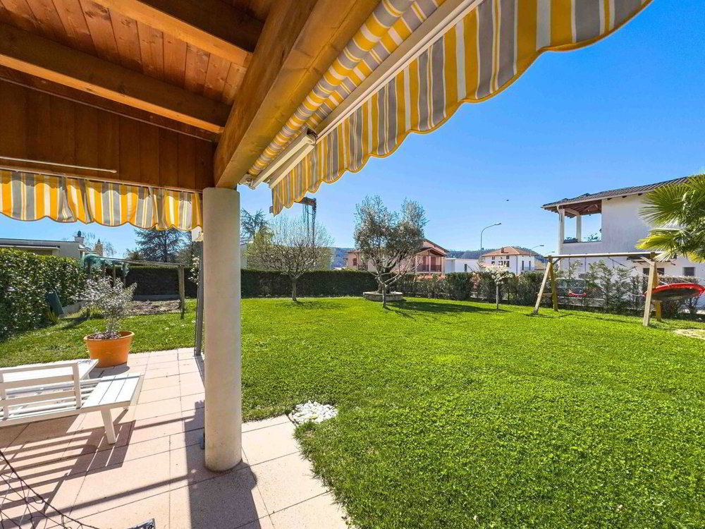 Casa di 6 locali in vendita a Morbio Inferiore - immagine 1/12