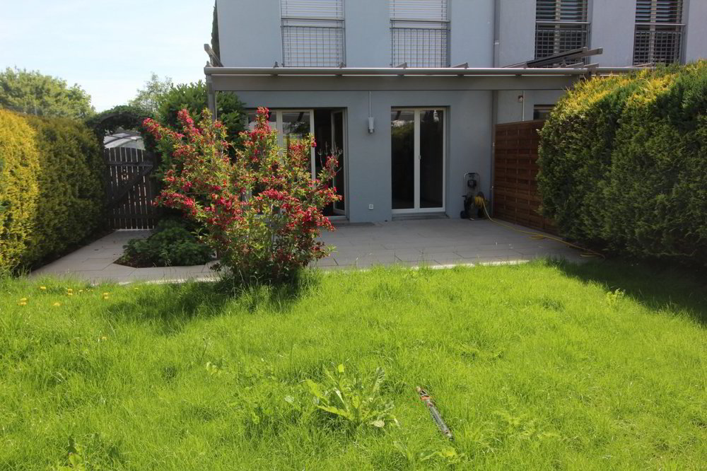 Maison 5 pièces à louer à Reinach BL - image 1/13