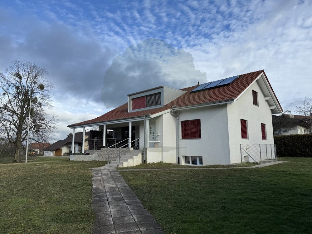 Casa di 7 locali in vendita a Cornol - immagine 1/13