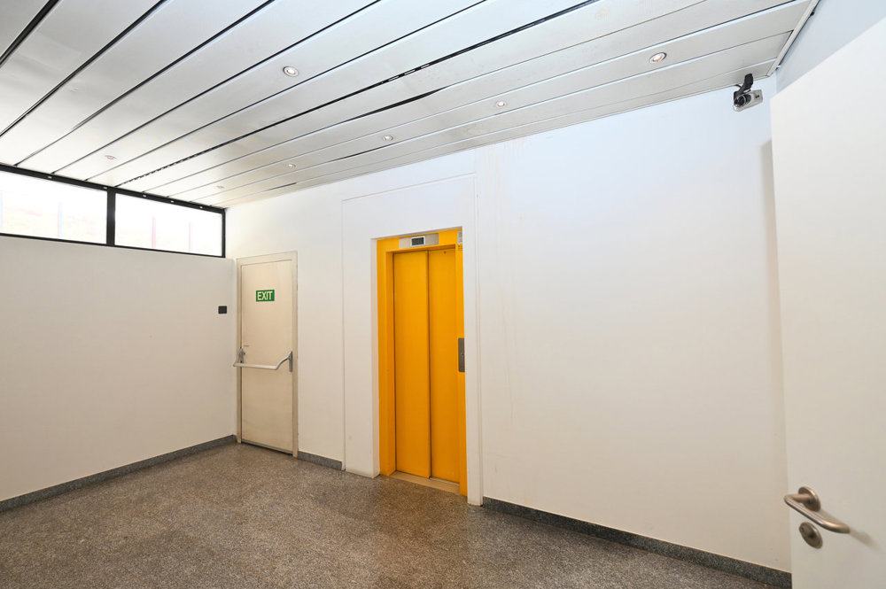Ufficio & Commercio di null locali in vendita a Chiasso - immagine 1/12