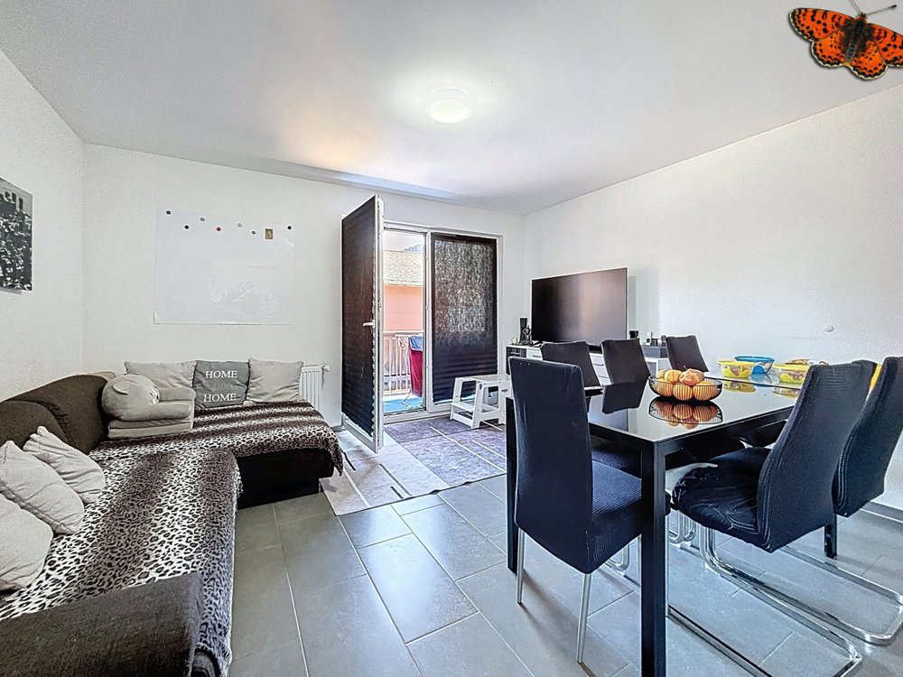 Casa di 8 locali in vendita a Plaffeien - immagine 1/13
