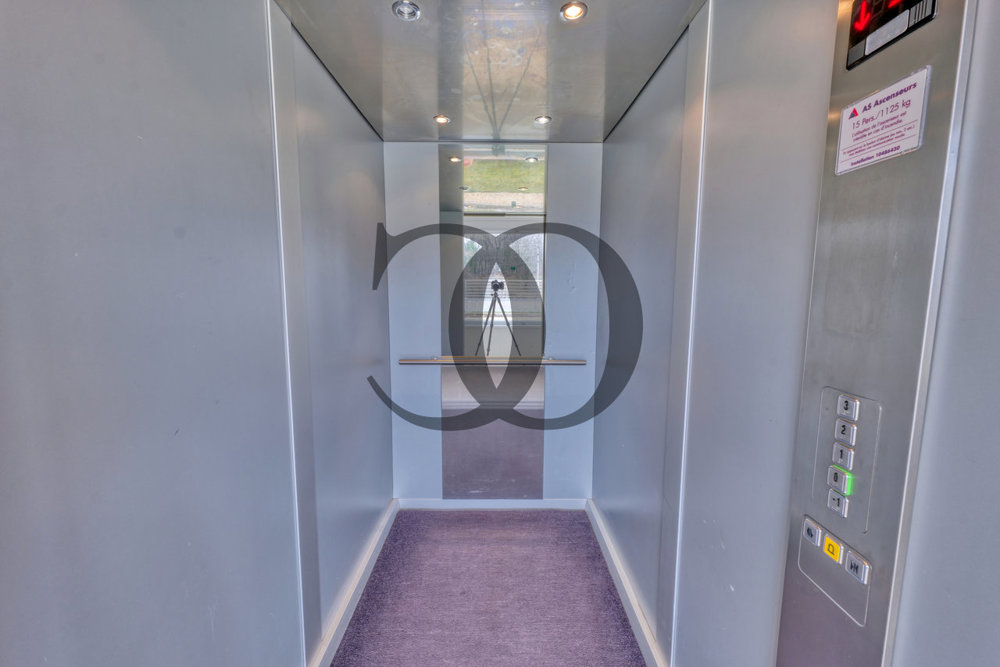 7 Zimmer Büro zu vermieten in Châtel-St-Denis - Bild 1/13