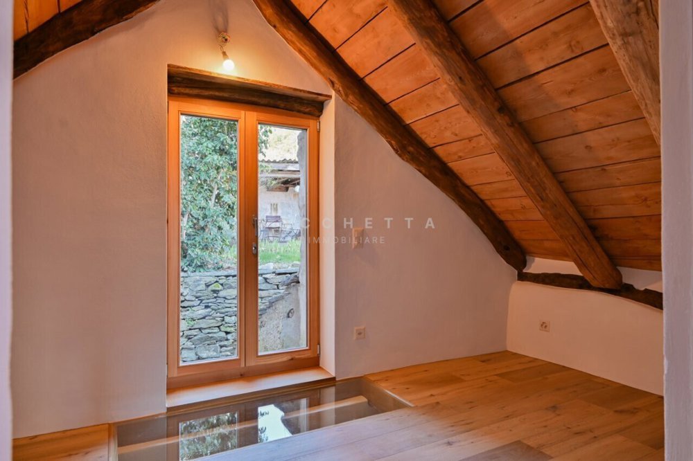 3 rooms House to buy in Intragna - image 1/13