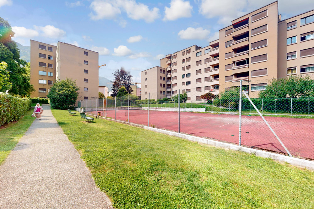 3 rooms Apartment for rent in Giubiasco - image 1/9