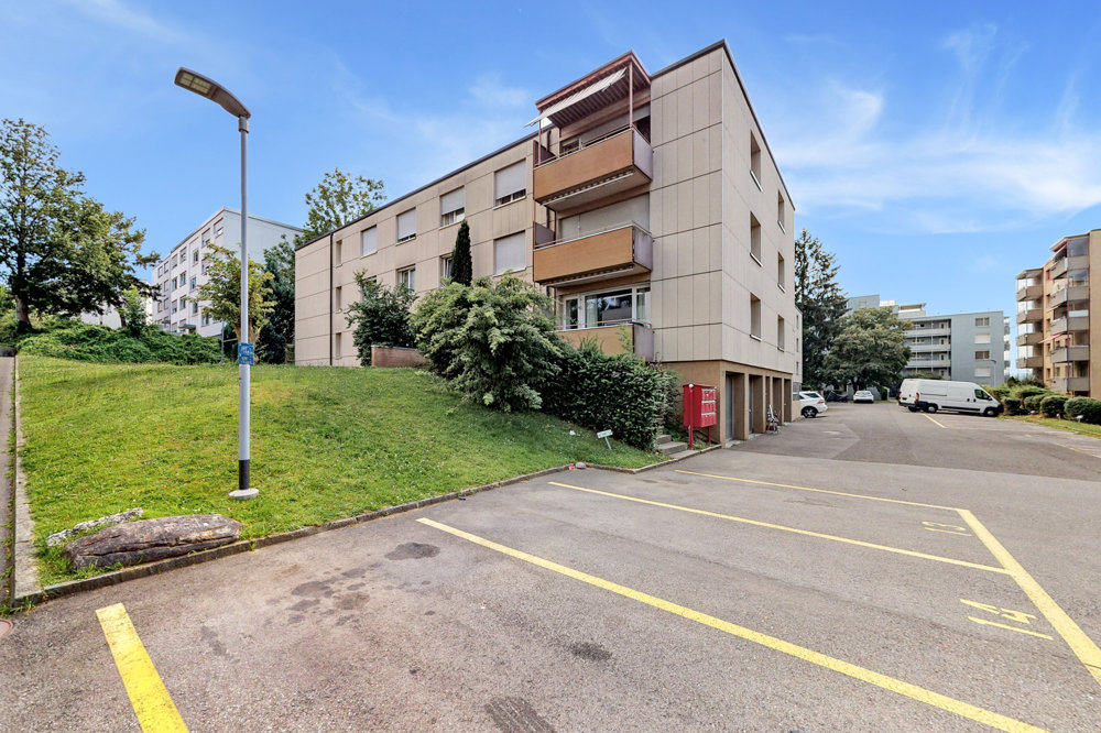 null rooms Car park, garage for rent in Gebenstorf - image 1/1