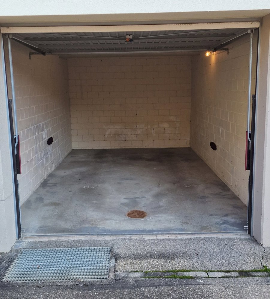 Parcheggio, garage di null locali in affitto a Neuhausen am Rheinfall - immagine 1/2