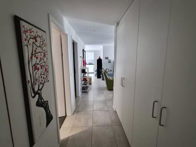 Appartamento di 4.5 locali in affitto a La Tour-de-Trême - immagine 1/9
